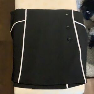Elle black skirt with white trim XXL